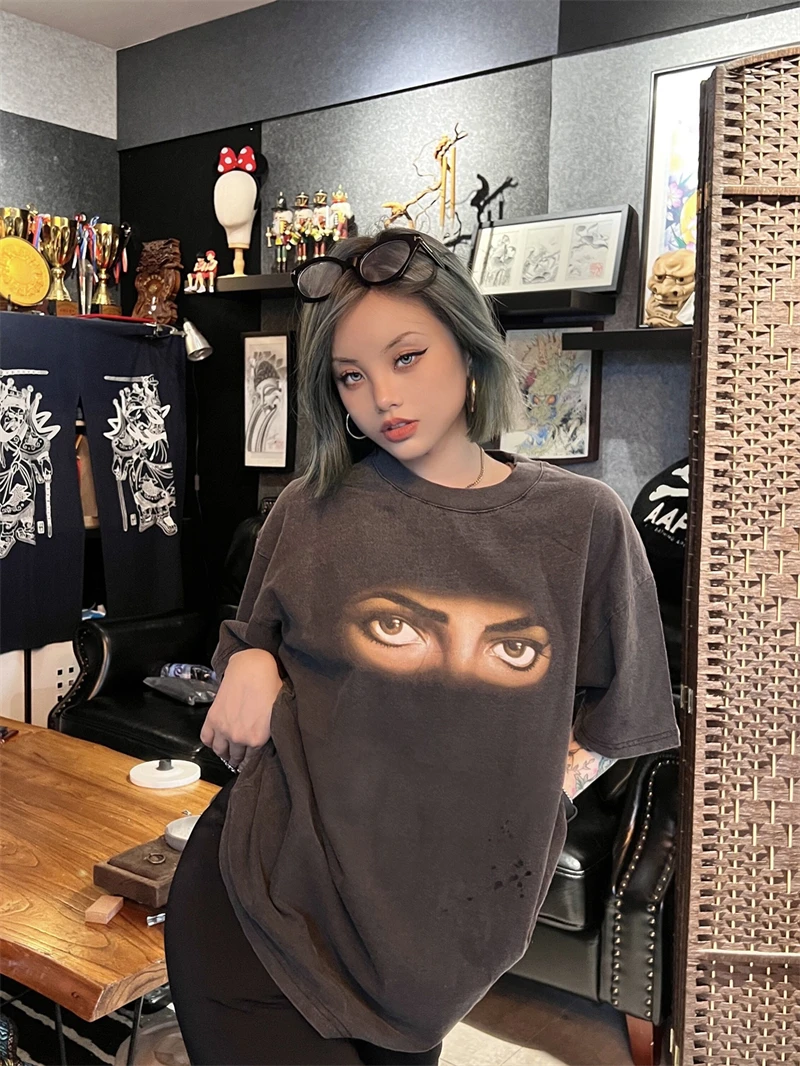 Top Trends: Vintage Jackson Eye Print Retro Old Oversized T-shirt Cotton Short-sleeved American High Street Casual Loose Popular T-shirt Shoppable Styles