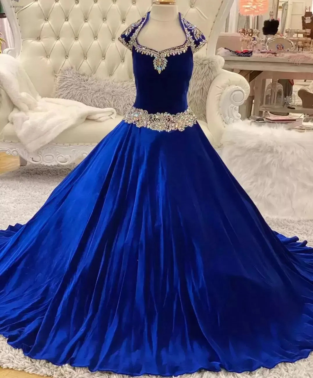 Top Trends: 2022 Royal-Blue Velvet Pageant Flower Girls' Dresses Keyhole Back Beading Cap Sleeve First Communion Gowns Kids Birthday Party Shoppable Styles