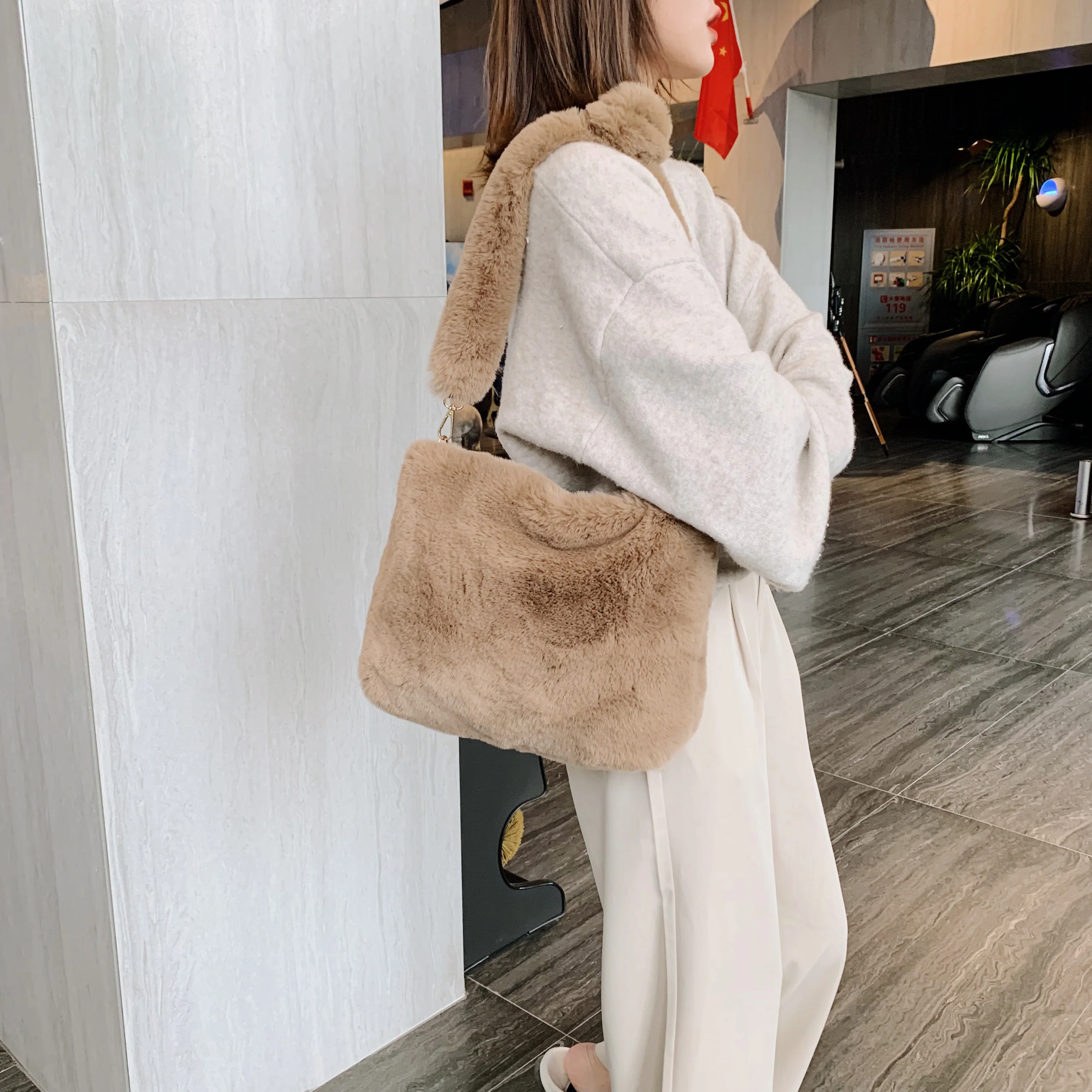 Top Trends: Winter Soft Warm Fur Bag Designer Women&#039;s Plush Shoulder Bags Large Capacity Messenger Bag Hobo Handbag Shoppable Styles