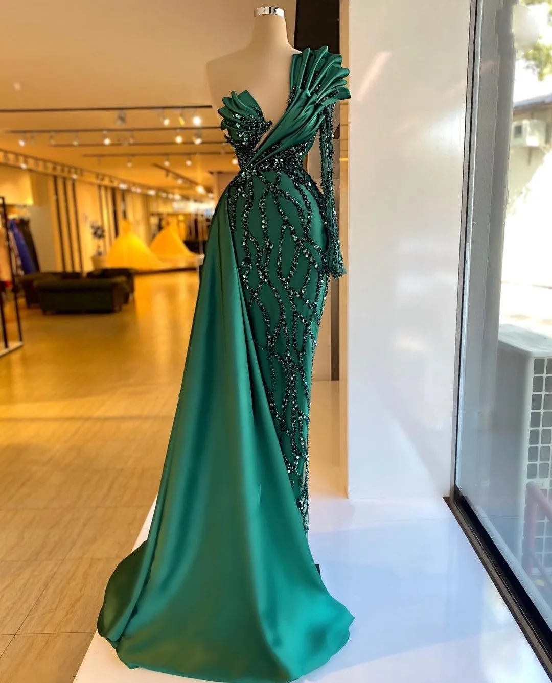 Top Trends: Emerald Green Ladies Luxury Sequin Mermaid Evening Dress One Shoulder Sleeve Sequin Party Dress Satin Frill Celebrity Custom Shoppable Styles