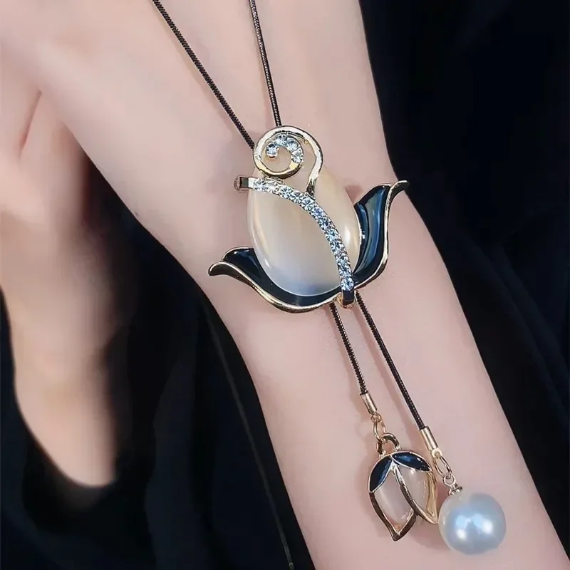 Top Trends: Versatile Sweater Chain Temperament Opal Tulip Decoration Long Necklace Women's Autumn Winter Clothes Pendant Accessories Shoppable Styles