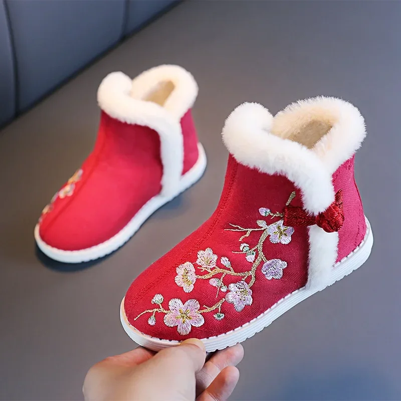 Top Trends: Children's Embroidered Boots Winter Girls Hanfu Shoes Chinese Ancient Style Plus Velvet Warm Antique Boots New Year Dress Flats Shoppable Styles