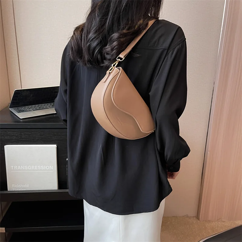 Top Trends: Saddle Bag Ladies Portable Niche PU Underarm Bag Oblique Span Shoulder Bag Shoppable Styles - Image 4