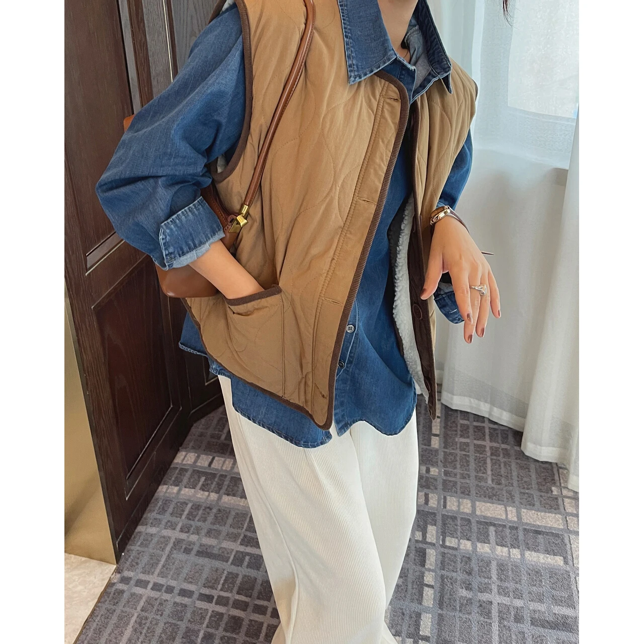 Top Trends: 2023 Woman Faux Fur Lining Down Padding Puffer Vests Oem Y2k Clothes Sleeveless Tops Waistcoats Vintage Blouses Cardigans New Shoppable Styles