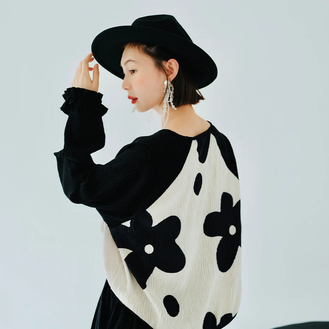 Top Trends: Imakokoni Long-sleeved Round Neck Pullover T-shirt Floral Pattern Polka Dot Black Patchwork Pleated Top For Women 223828 Shoppable Styles - Image 6