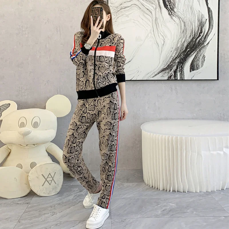 Top Trends: Spring And Autumn New Leisure Fashion Sports Knitted Zipper Cardigan Leopard Pattern Color Block Top And Pants Two Piece Set Shoppable Styles