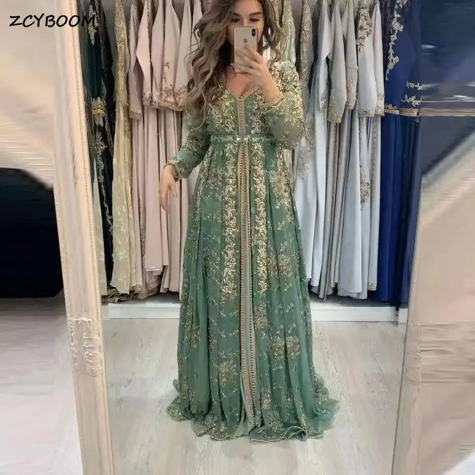 Top Trends: Exquisite Green Moroccan Caftan Formal Evening Dresses 2023 Arabic Dubai Long Sleeves V-Neck Golden Appliques Party Prom Gowns Shoppable Styles