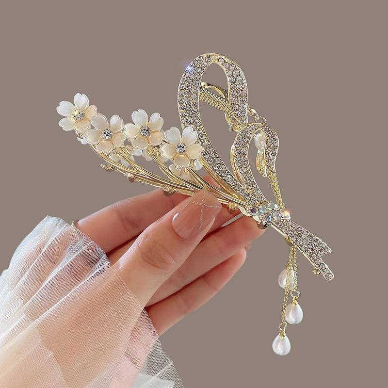 Top Trends: VANIKA New Alloy Women Rhinestones Hair Claw Hair Clips Fashion Flower Butterfly Tassel Ponytail Clip Headdress Hair Accessories Shoppable Styles