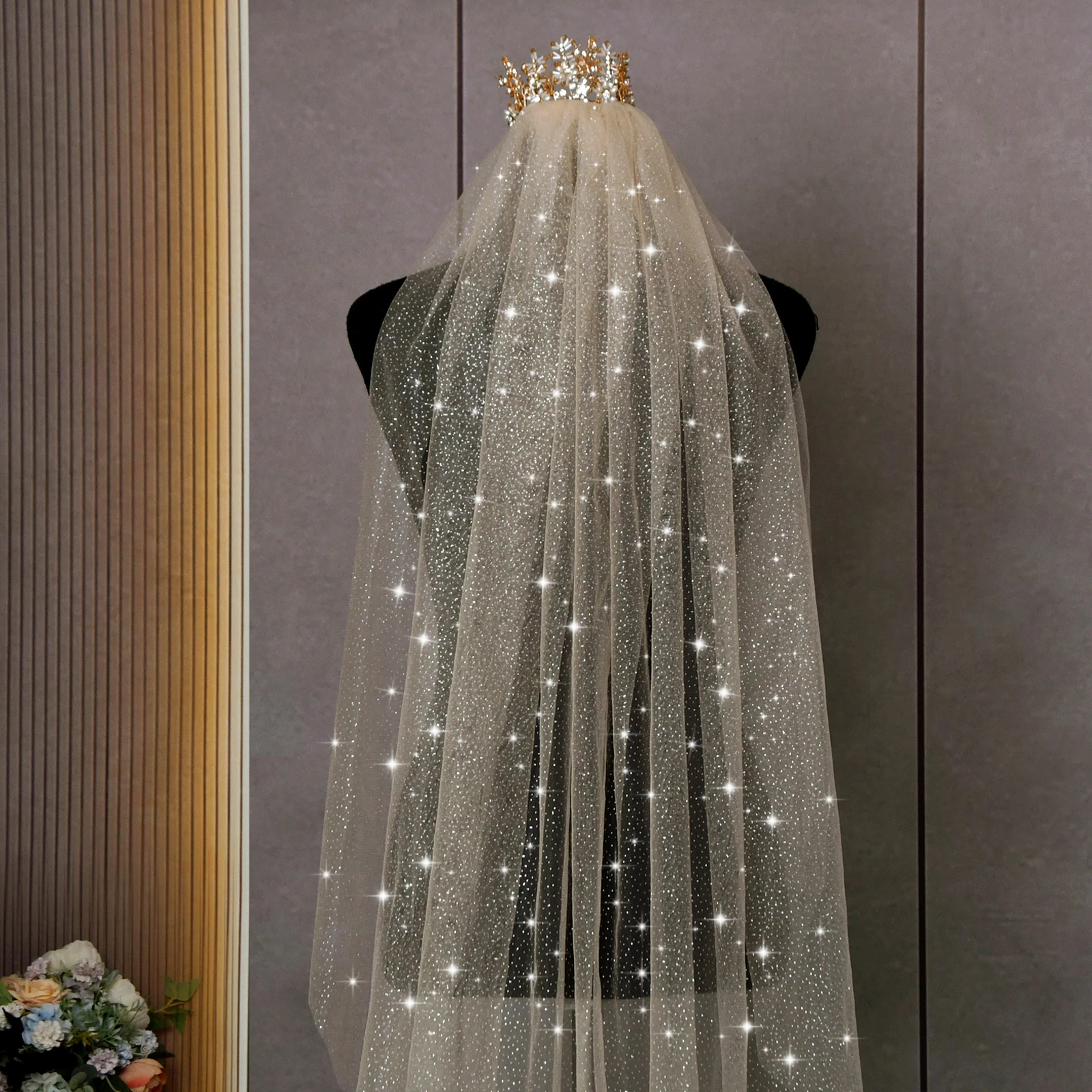 Top Trends: TOPQUEEN V101 Champagne Glitter Wedding Veils Gloden Sparking Bridal Veil 1 Tier Cathedral Length Bling Bling Bride Accessories Shoppable Styles