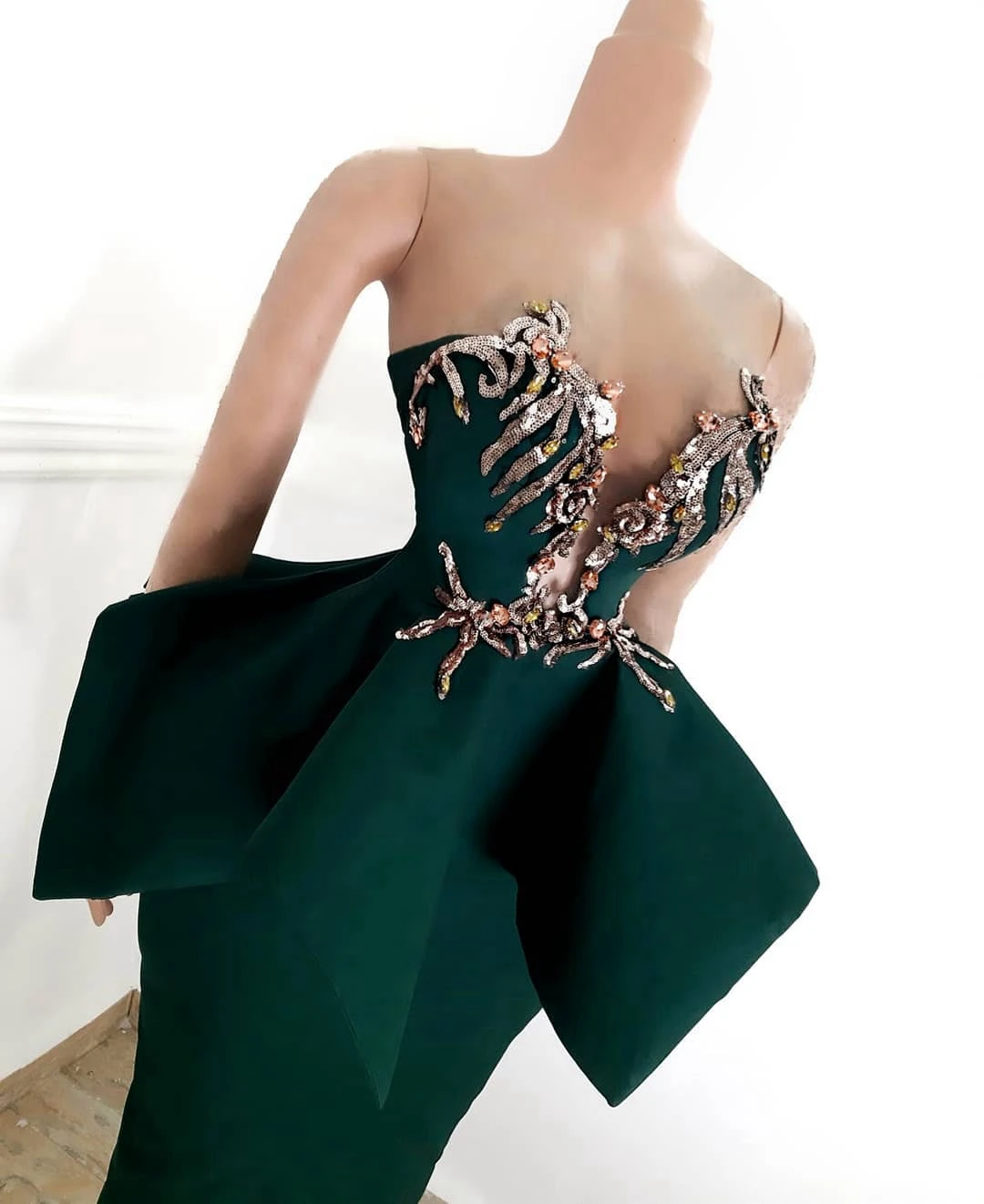 Top Trends: Sexy Hunter Greeen Party Dresses Backless Strapless V Neck Sequins Crystals Beaded Puffy Trumpet Cocktail Dress Knee Length Shoppable Styles - Image 2