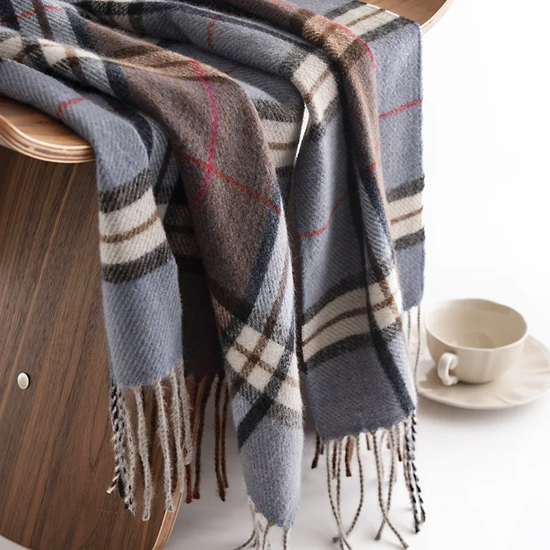 Top Trends: Checkered Pattern Fashion Trend Men's Scarf Imitation Cashmere Autumn And Winter Commuting Cold Prevention High-end Feel Shawl Shoppable Styles - Image 3