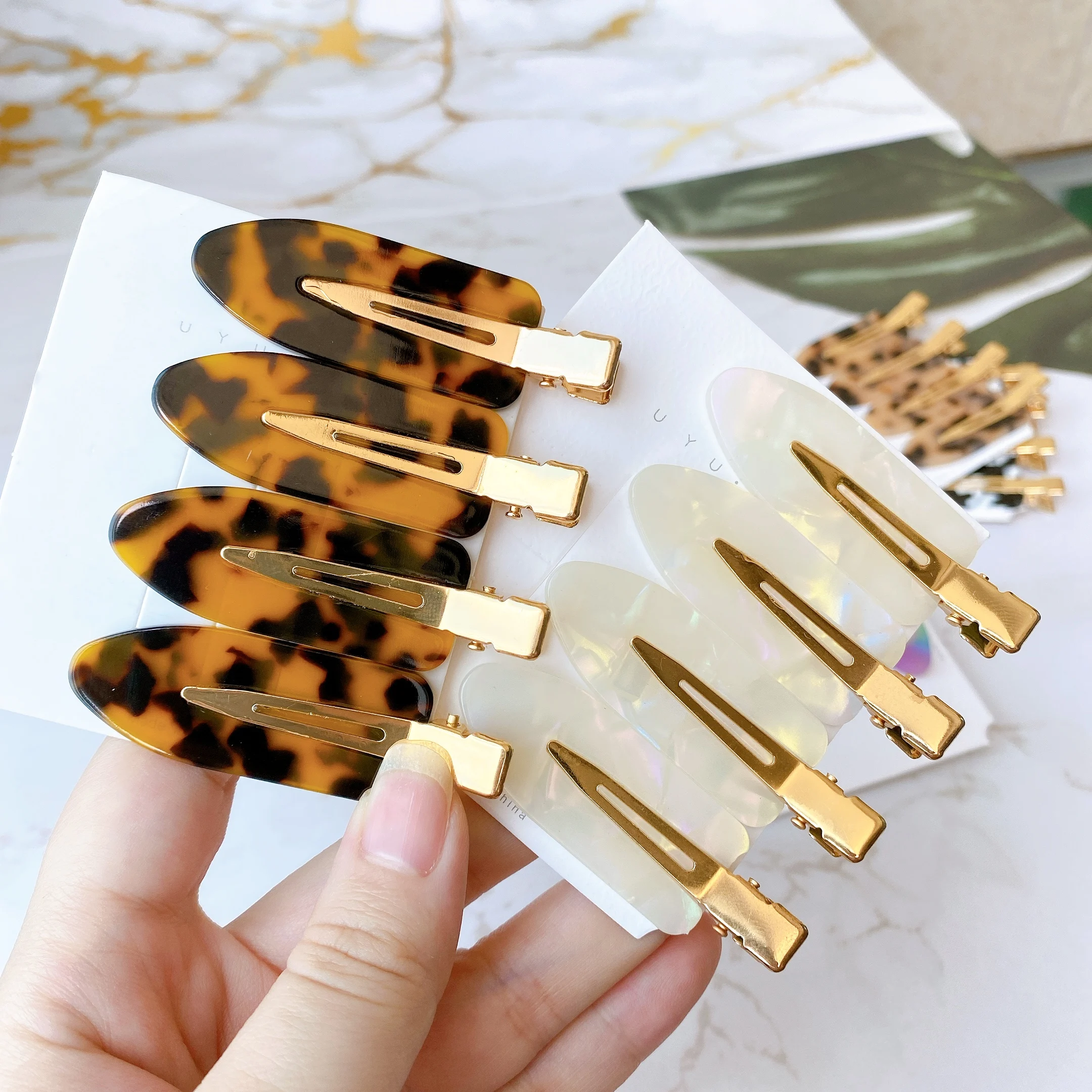 Top Trends: 4 Pcs Simple Wild Leopard Seamless Hair Clip Women Acetate Sheet No Bend Bangs Clip Duckbill Clip Hairpins Hair Styling Tool Shoppable Styles