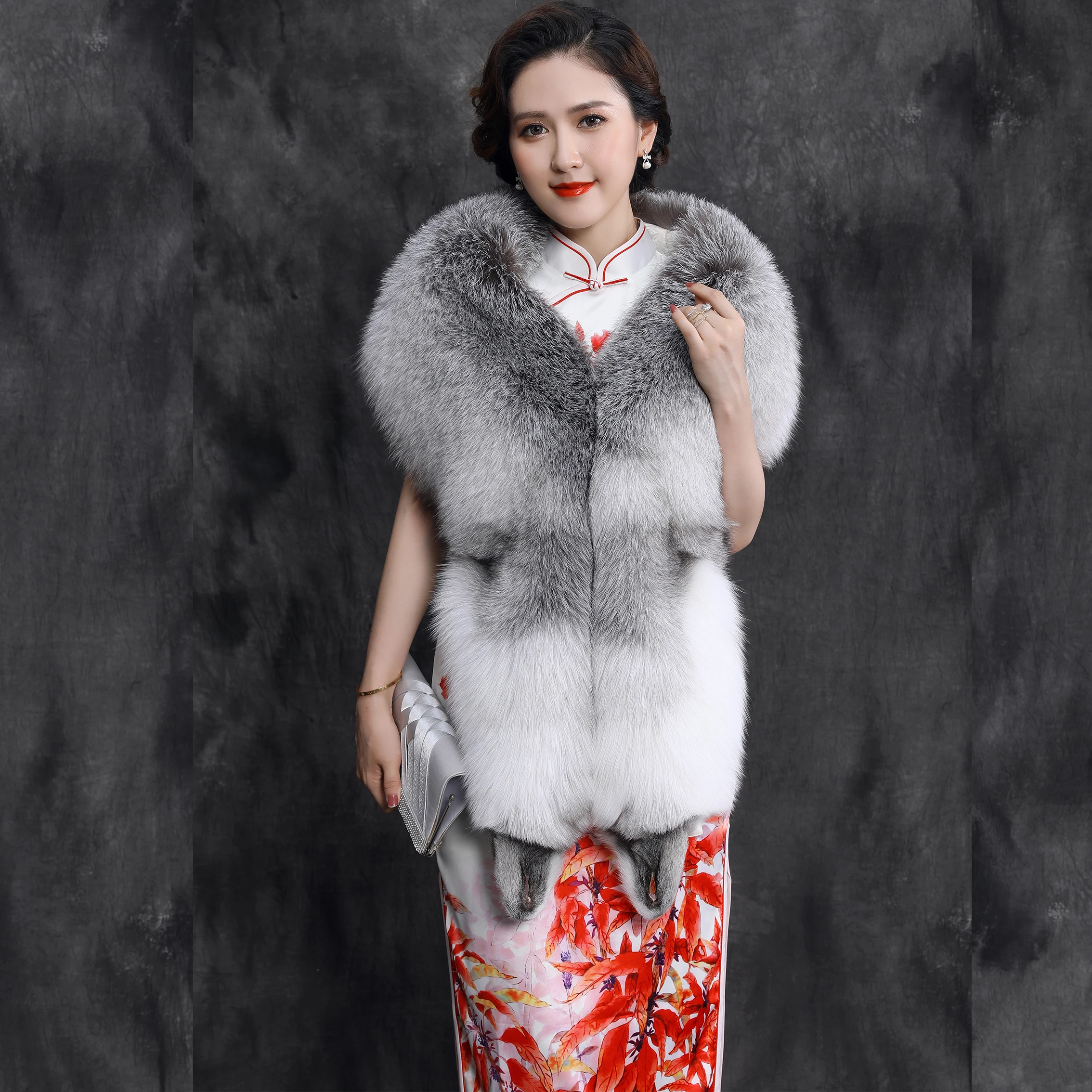 Top Trends: Genuine Fox Fur Shawl Fashion Evening Dress Fox Fur Scarf Women Luxury Big Fox Skin Warm Scarf Natural Raccoon Fur Stole Shoppable Styles - Image 2