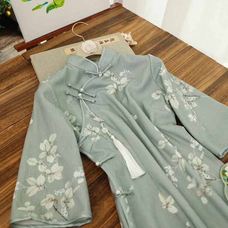 Top Trends: Inverted Sleeves Qipao Women&#039;s Autumn Improved Daily Green Flower Modern Chinese Vintage Chinese-traditional-dress Cheongsam Shoppable Styles