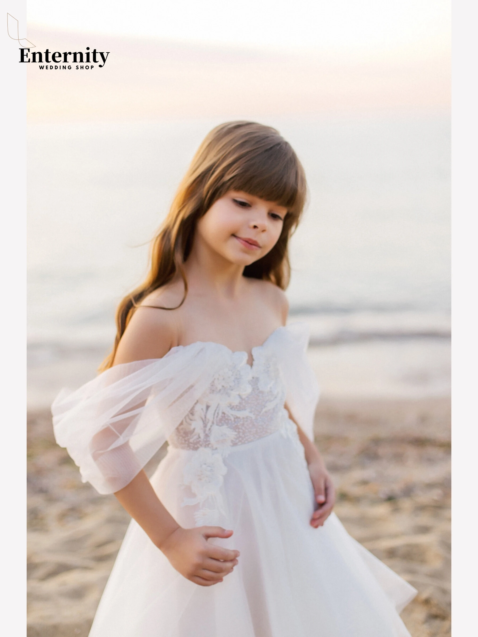 Top Trends: A-Line Girls Dresses Beautiful Bridesmaid Kids Short Sleeve Lace Strapless Lace Open Back Princess Boho Wedding Dresses Shoppable Styles