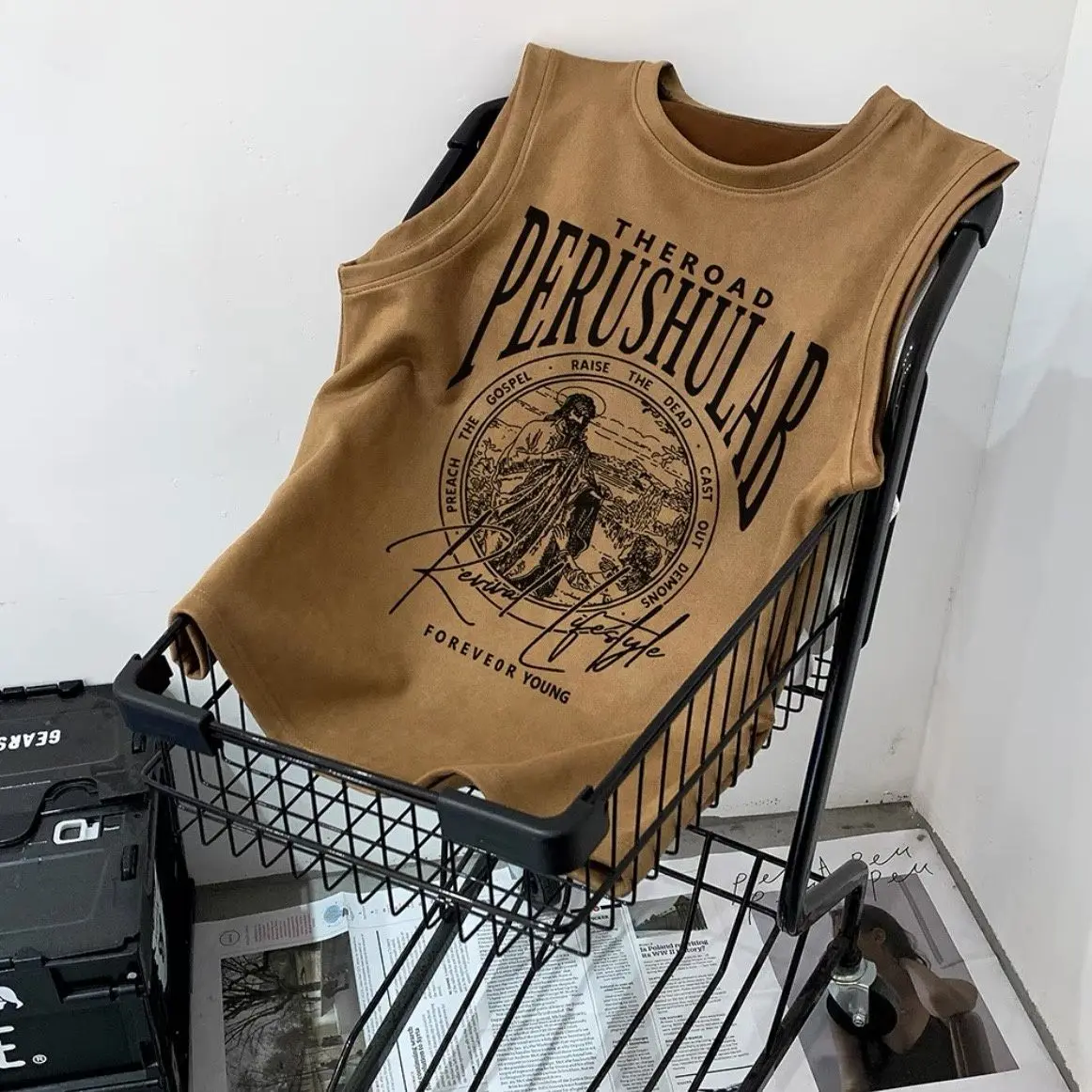 Top Trends: Suede American Retro Sleeveless T-shirt Men Summer Loose Ruffian Handsome Ins Trend Vest Student Top Y2k Clothes T Shirt Men Shoppable Styles - Image 2