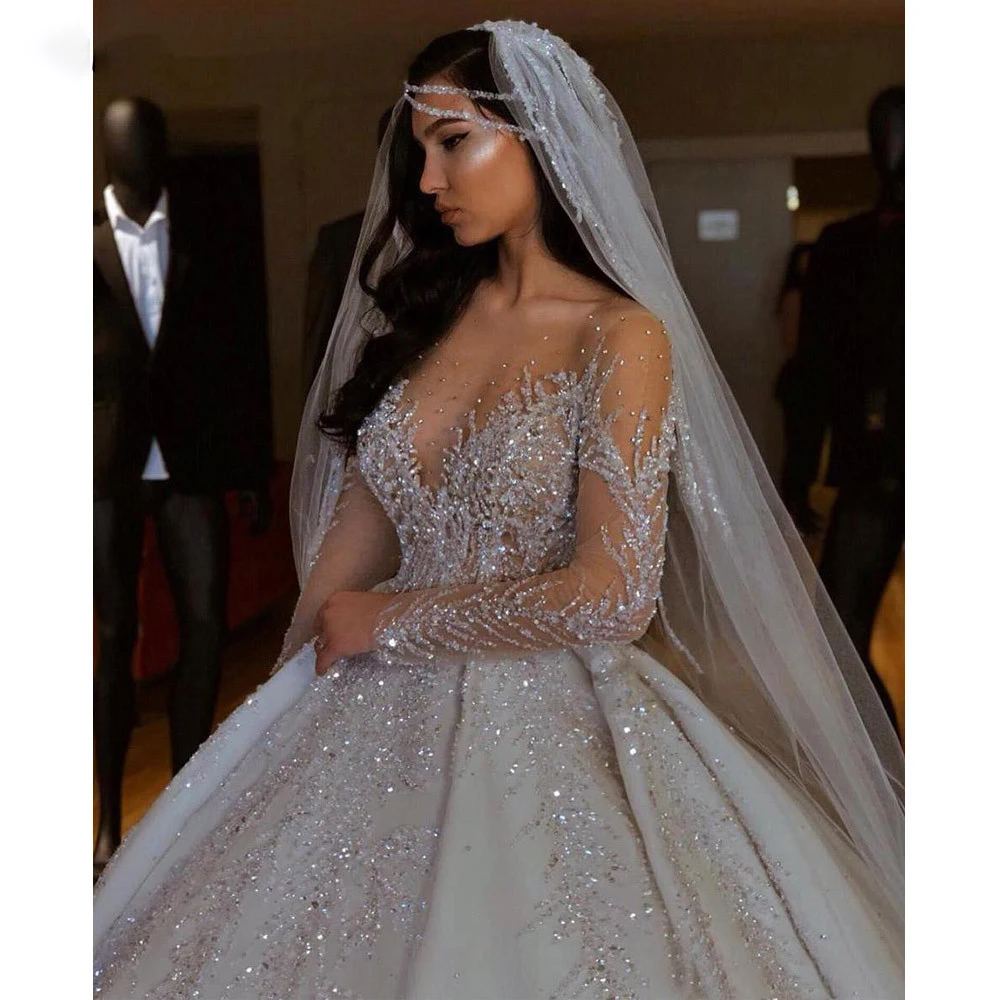 Top Trends: Luxurious Sexy V Neck Dubai Arabian Ball Gown Wedding Dress Plus Size Sweetheart Backless Sweeping Train Bridal Dress Bling Luxu Shoppable Styles