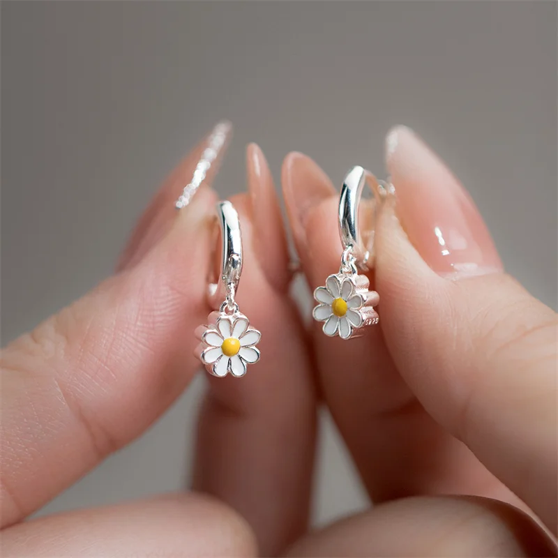 Top Trends: New Cute Daisy Flower Pendant Hoop Earrings For Women 2023 Trending Korean Sweet Circle Earrings Girl Wedding Party Jewelry Gift Shoppable Styles